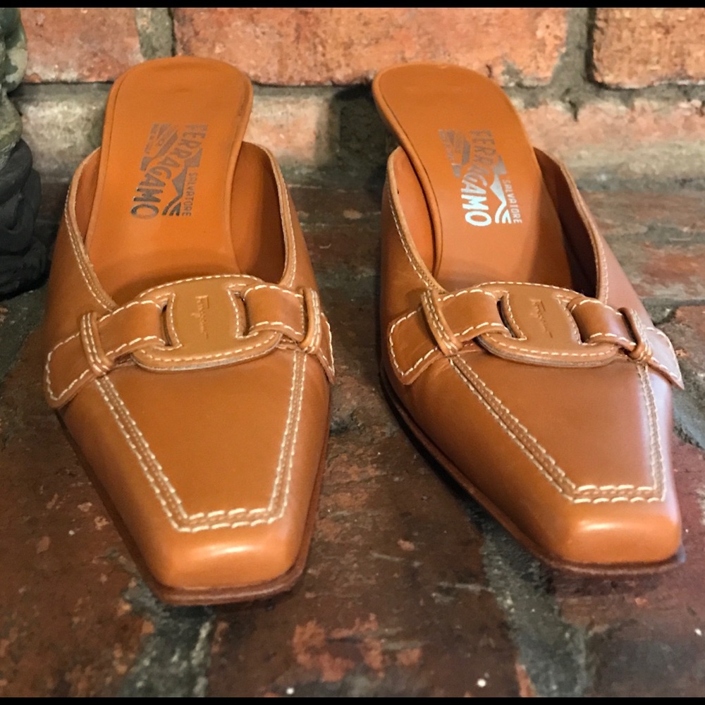 SALVATORE FERRAGAMO Leather Mule NEW Size 8.5 $585